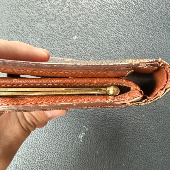 Louis Vuitton Monogram Kisslock Wallet - Picture 4 of 6